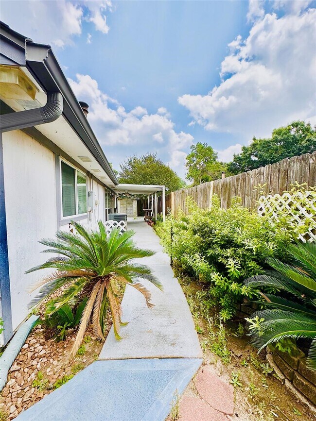 15111 Yorkpoint Dr