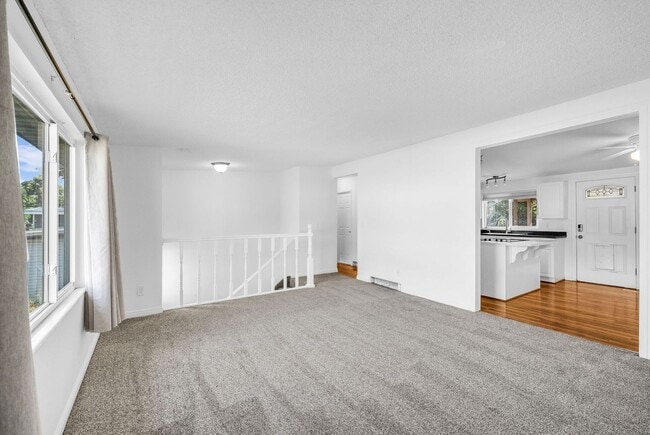 Photo - 749 Colonial Ave