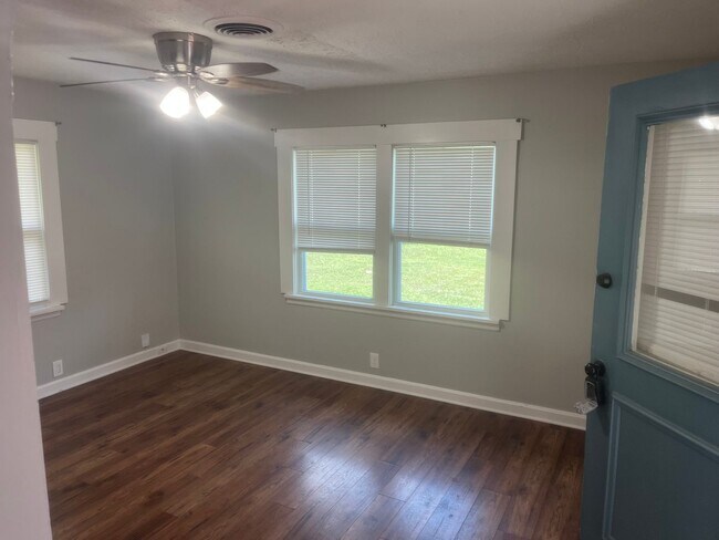Photo - Perfect Small Affordable Family Home w/ Fe...