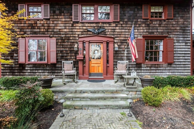 Photo - 105 Academy St