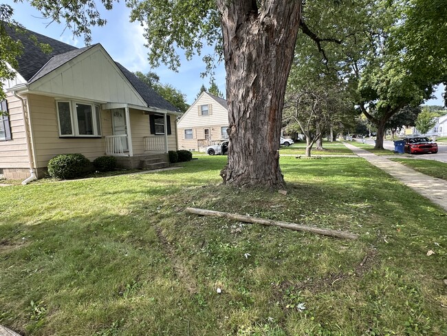 Building Photo - 6601 N 54th St Rental
