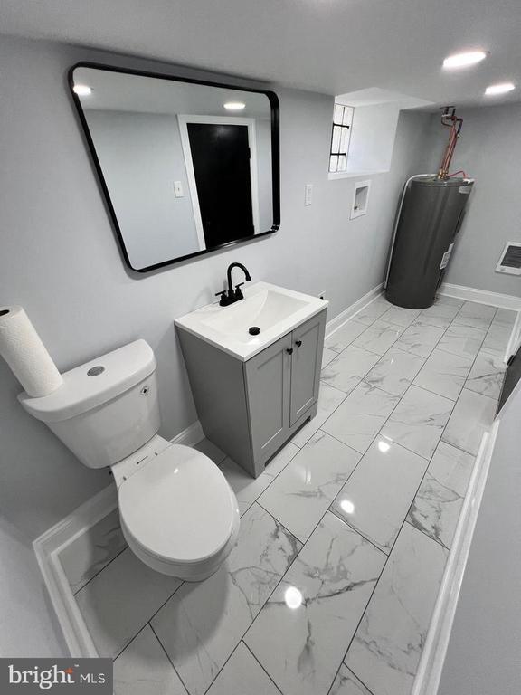 Photo - 6645 Vandike St