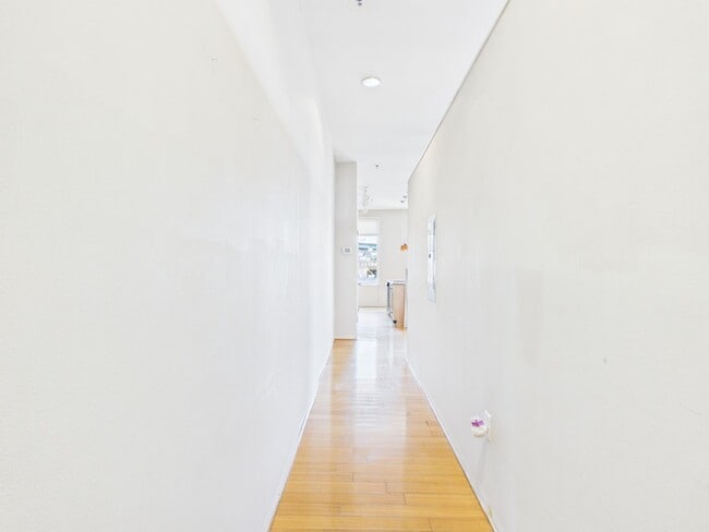 Photo - 1707 E Main St Unidad Apartment 1