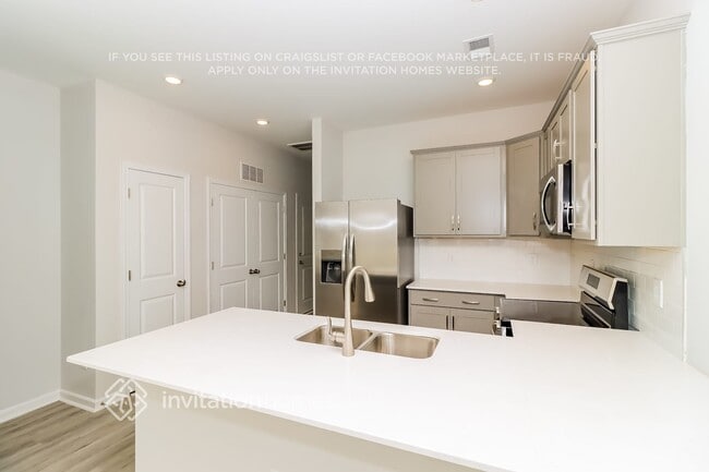 Photo - 1835 Commerce Dr