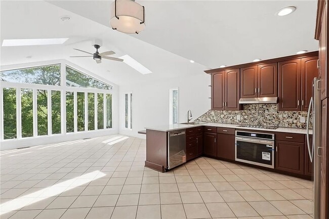 Photo - 40 Oak Hill Terrace
