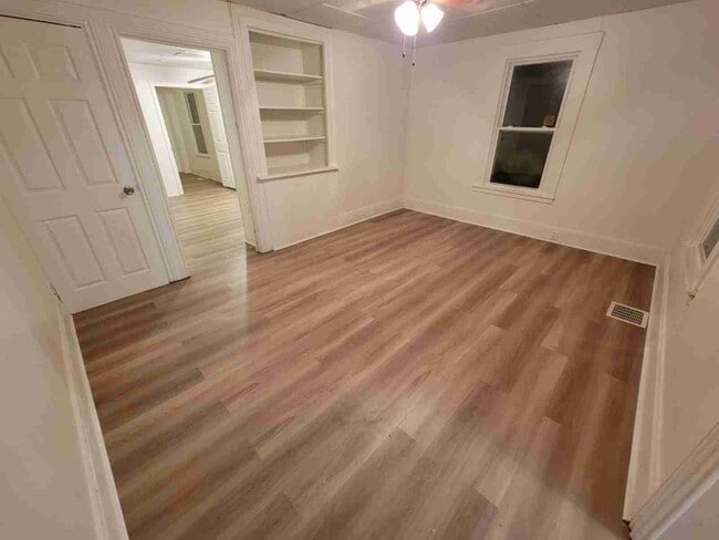 Photo - 324 S 4th St