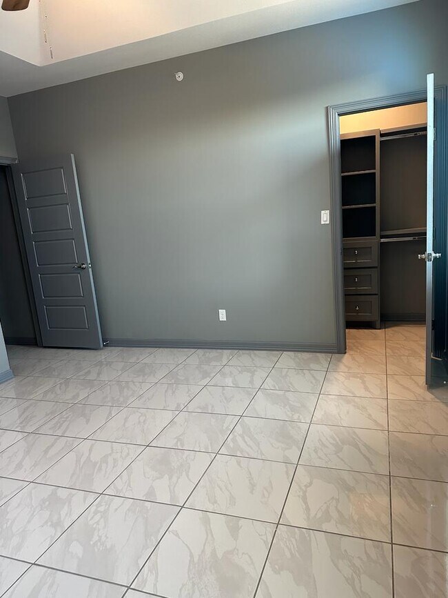 Photo - 530 Ebony Unit Apartment #1