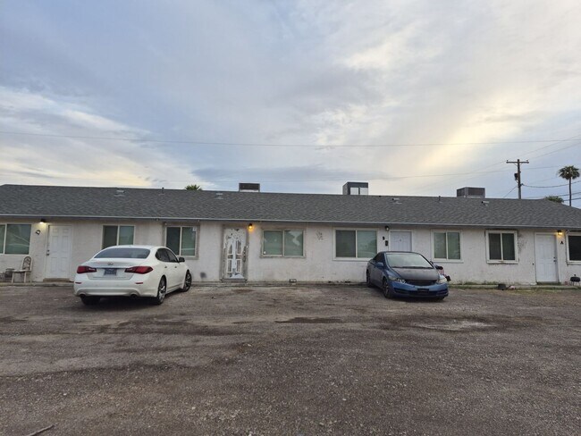 Photo - 1831 N Walnut Rd