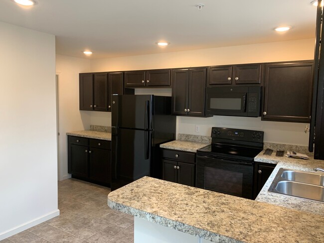 850 Lantern Ct
