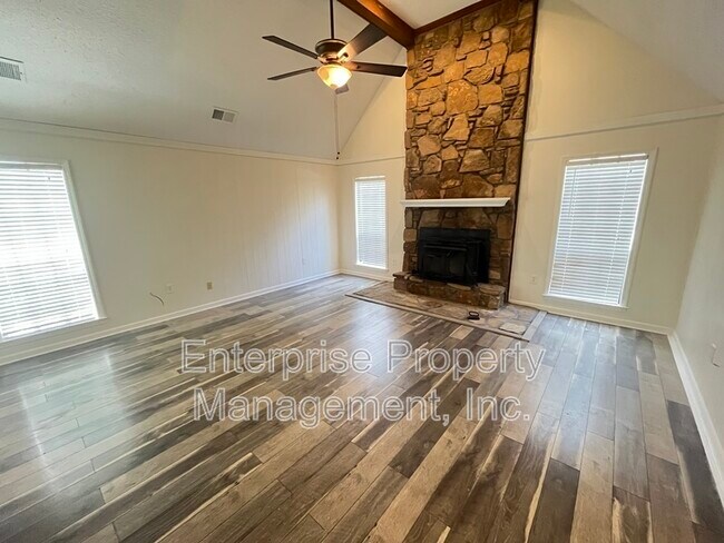 Photo - 9161 Gainsborough Dr