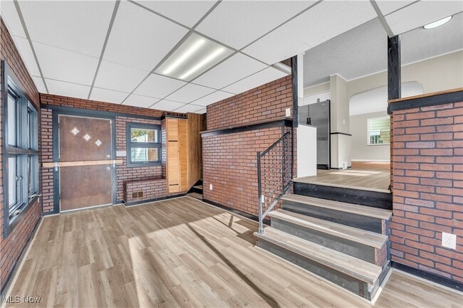 Photo - 27681 Lakeshore Blvd