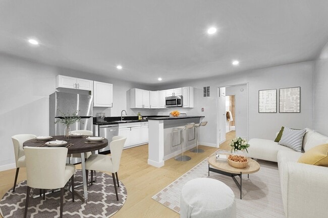 Building Photo - 925 W 30th St Unit 4