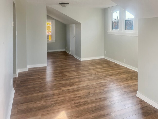 Photo - 935 E Ft Wayne St Unit B