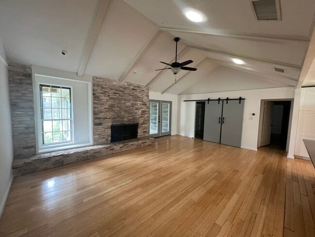 Building Photo - Cherry Creek Charmer! Rental