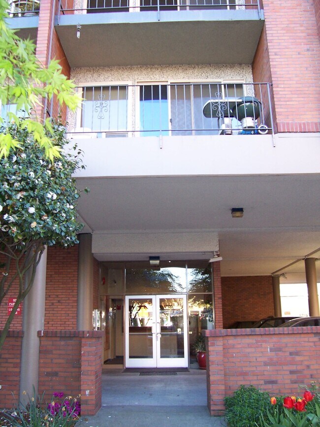 Photo - Ramayana Apartments