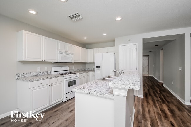 Photo - 6623 Waterton Dr
