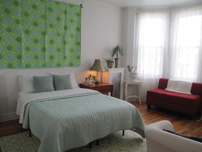 Dormitorio 2 con cama de tamaño completo - 855 Pavonia Ave Unidad 2