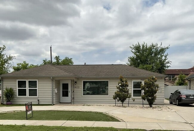 Building Photo - 2023 Antoine Dr