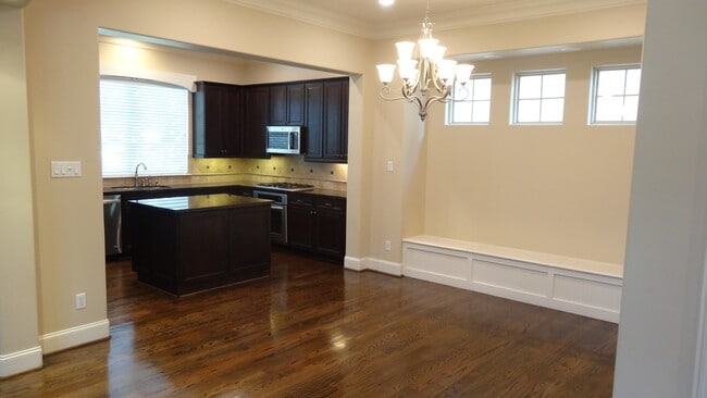 Photo - 2101 Elmen St