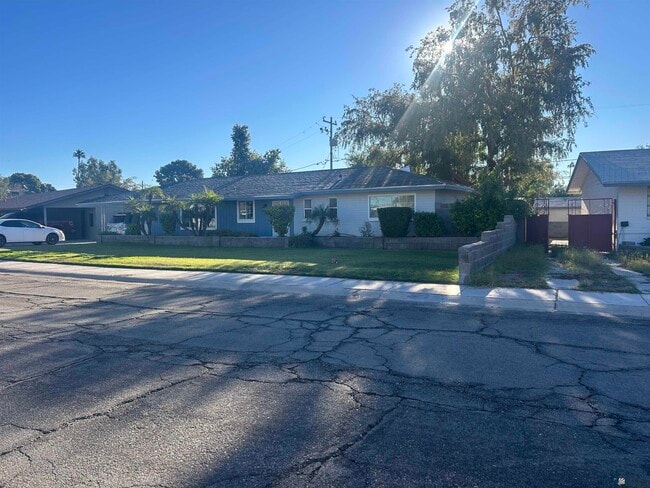 Building Photo - 333 E 30th St