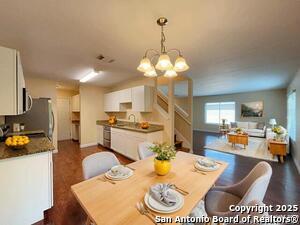 Photo - 6734 Honeyridge Ln