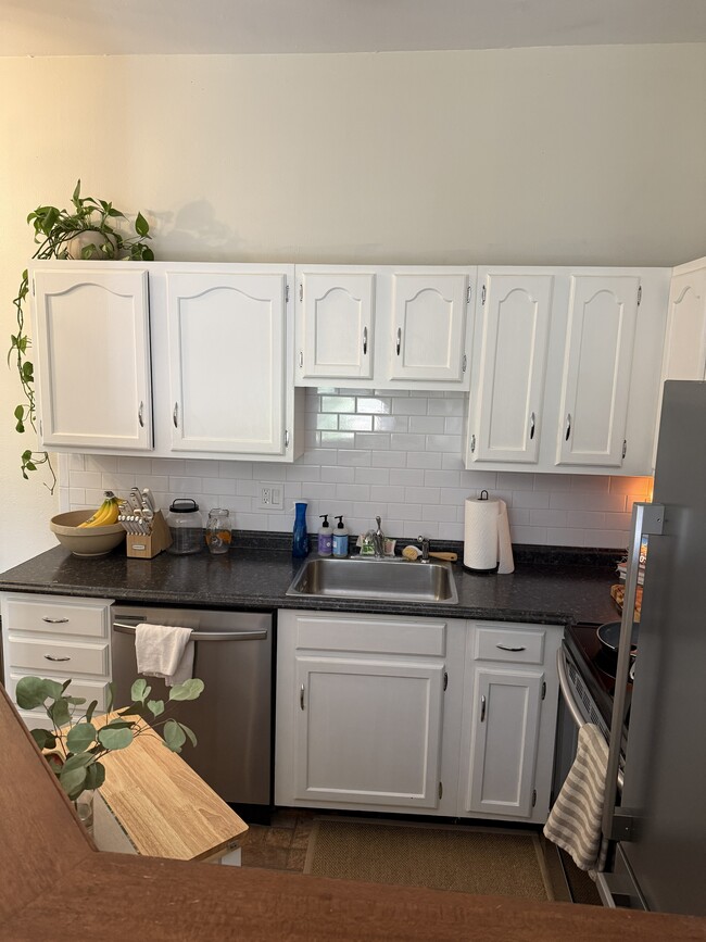 Cocina - 1373 N Franklin St Unidad #2