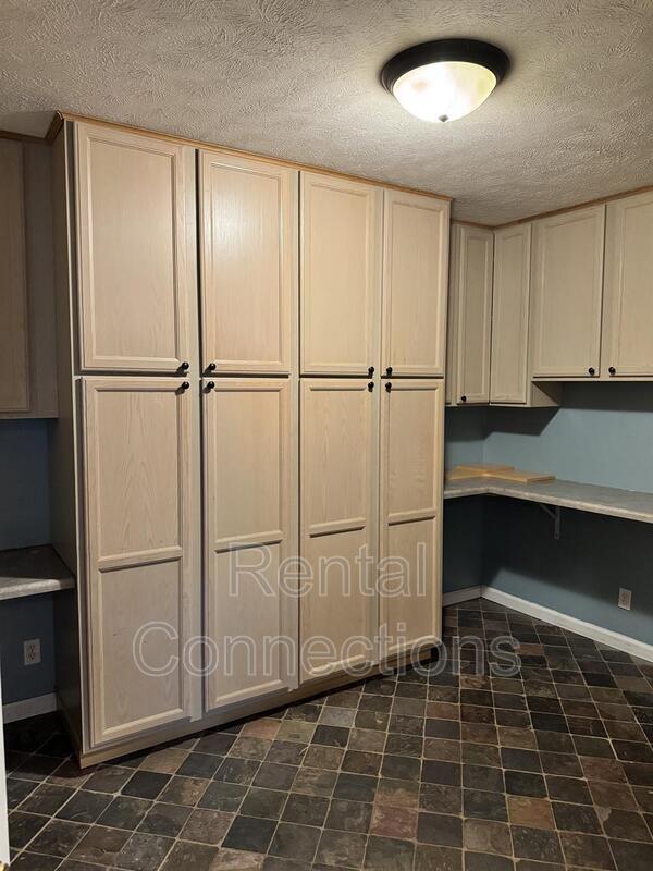 Photo - 18649 Boundary Rd