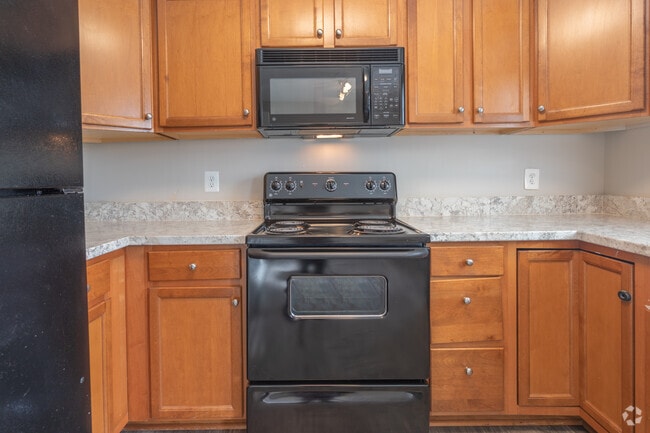 2HAB,1,5BA,-1200SF - Maple Bay Apartment Townhomes