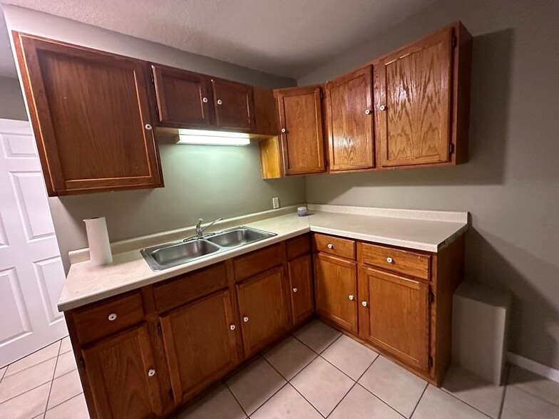 486 Lawson Ave W