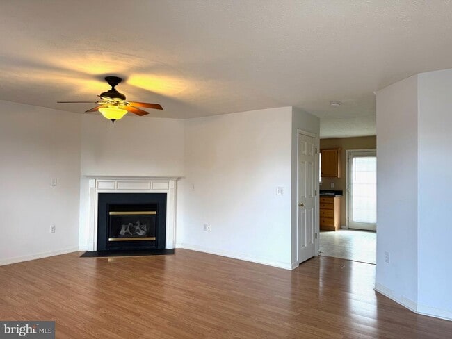 Photo - 107 Trade Wind Ln