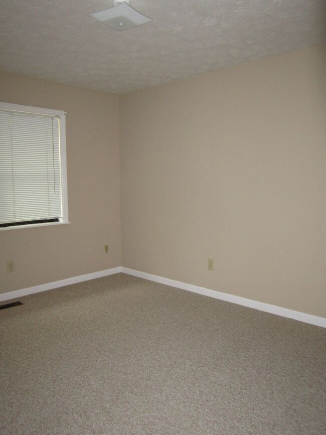 Photo - Hampton 1367-1369 Unit 1367