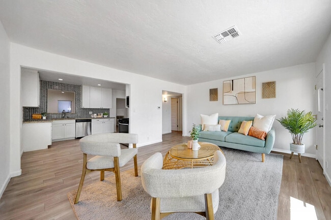 Photo - 224 W Glenrosa Ave