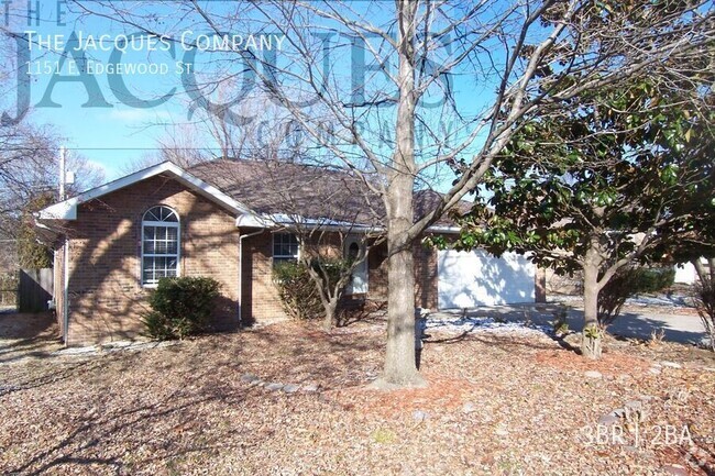 Building Photo - Very Clean 3 Bedroom 2 Bath 2 Car Garage i... Rental