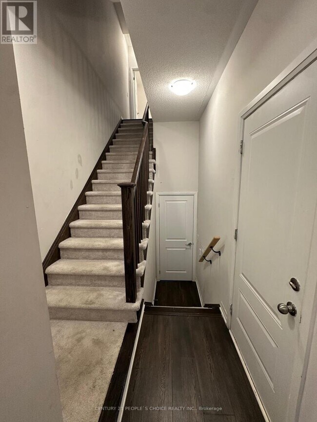 Photo - 585 Colborne St E