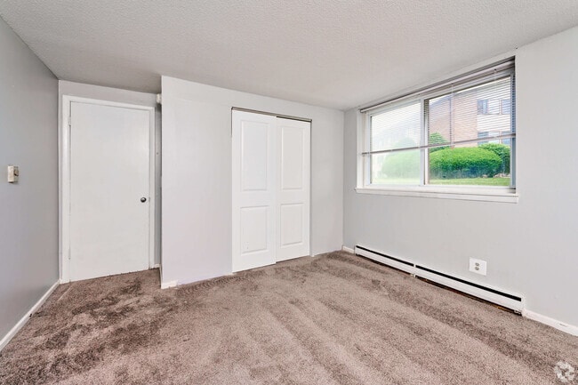 1BR, 1BA - 700SF - Bedroom - Chili Garden Apartments