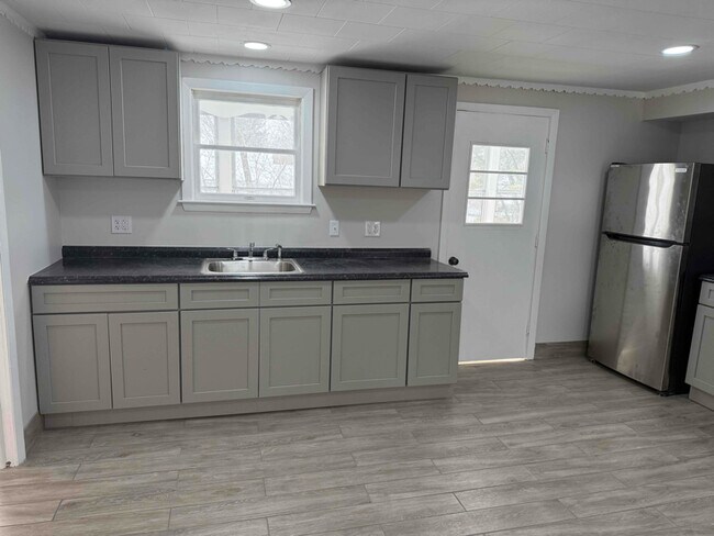 Photo - 28 Elm St Unidad #2