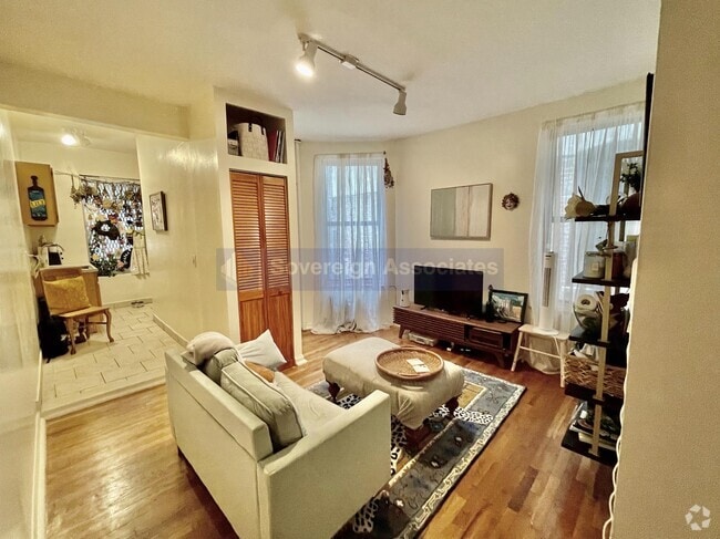 Building Photo - 3133 Broadway Rental
