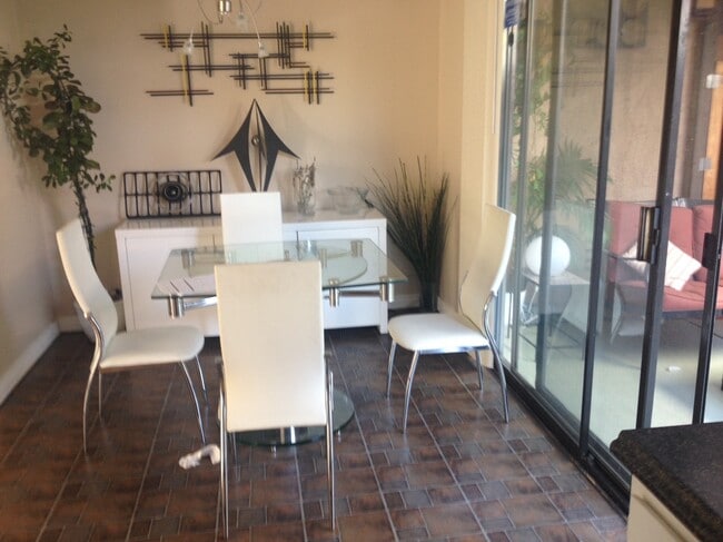 Photo - 933 Loma Ave Unit B