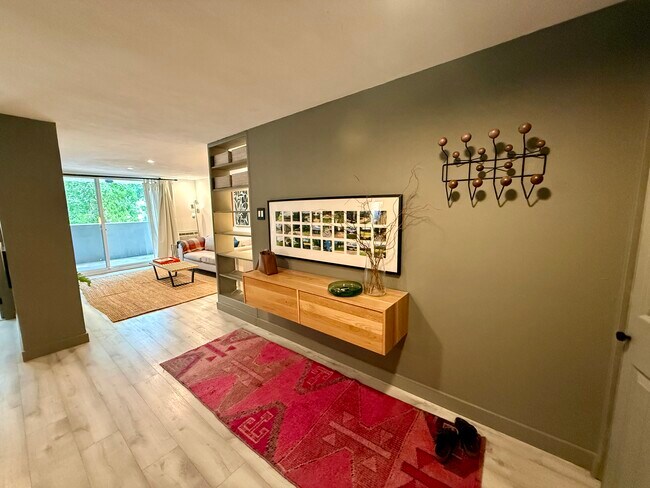 Photo - 1090 N Lafayette St Unidad 101