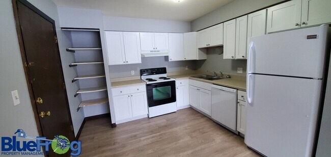 Photo - 348-356 E Marquette St