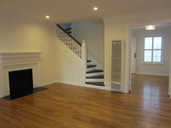 Photo - 10371-10375 Ashton Ave