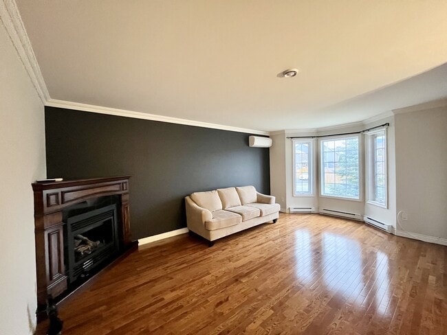 Photo - 54 Sunderland Dr