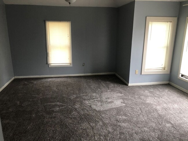 Photo - 4 Bedrooms/2 Bath Home with attached Garage