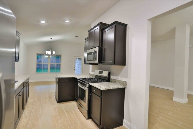 Photo - 300 Terra Vis Cir