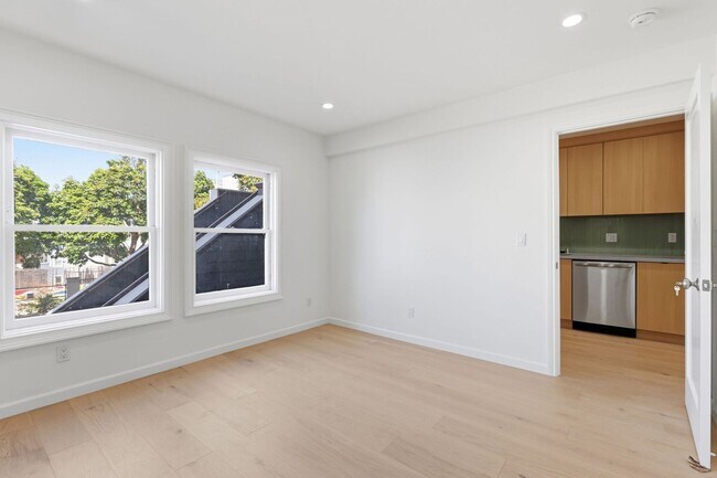 Photo - 1221 Waller St