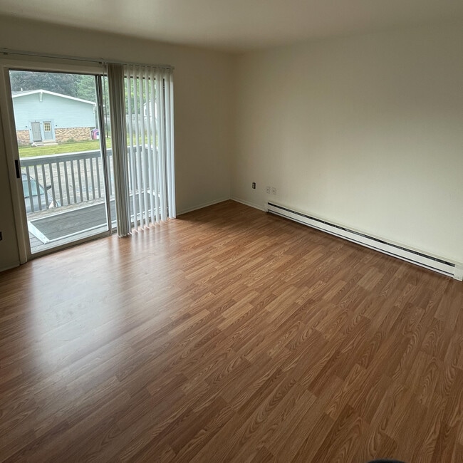 Photo - Byron Manor Apartments