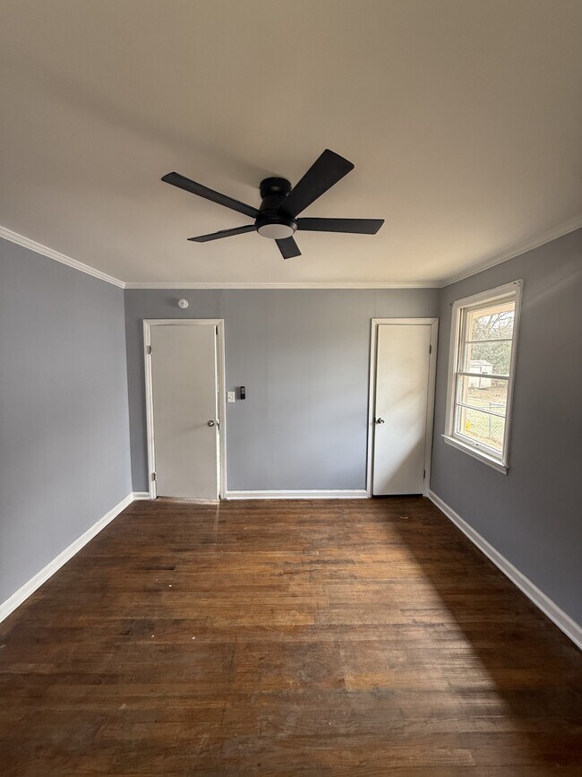 Photo - 1138 Newberg Ave