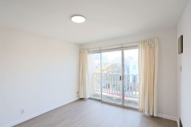 Photo - 226 10th Ave Unit 4