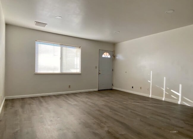 Photo - 1016 W Atkins Ave Unidad C