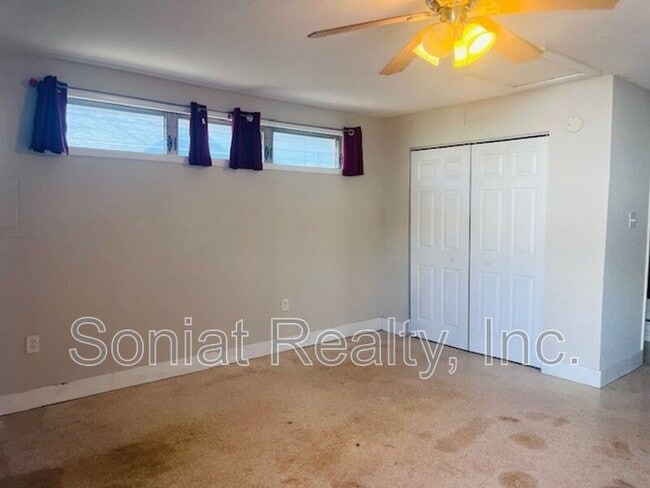 Photo - 3232 St Philip St